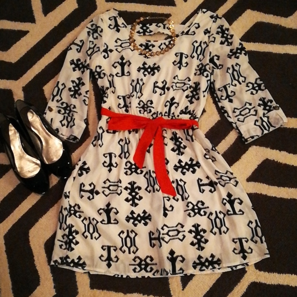 Peach Love Cream black & white dress